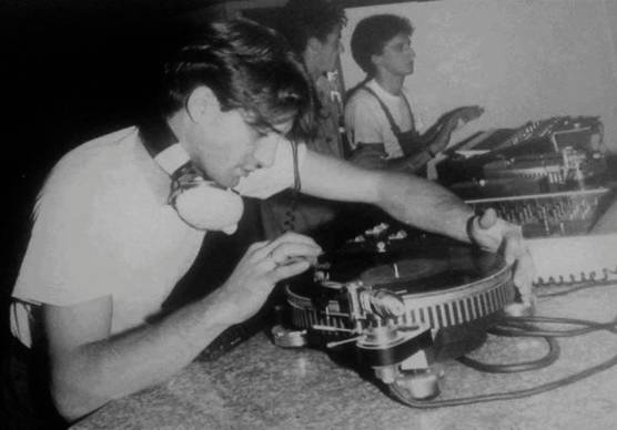 Addio a Mozart, storico dj della Baia degli Angeli