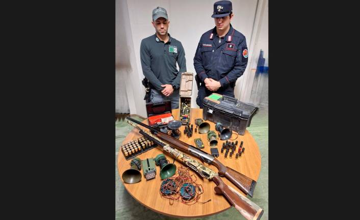 Ravenna, vanno a caccia usando richiami vietati: tre multe e una denuncia