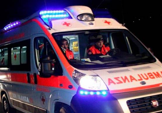 Rimini. Si schianta contro una moto sul cavalcavia della Grotta Rossa e poi fugge: caccia al pirata della strada