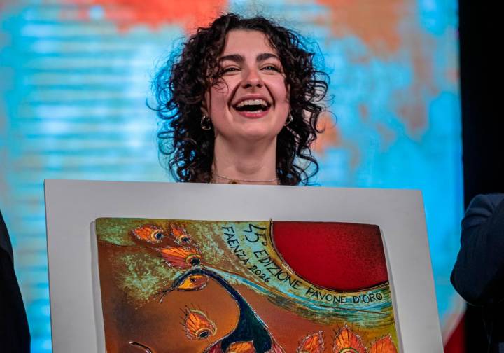 Faenza, la 18enne Giulia Rossi vince il Pavone d’Oro