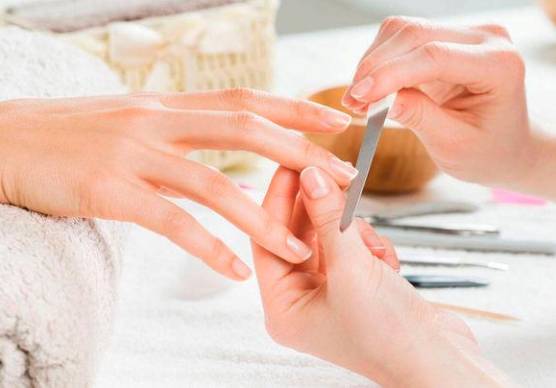 Ravenna, centro di manicure vince il primo ricorso contro il Comune