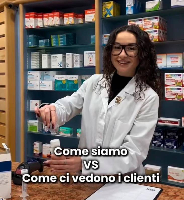 Alcune delle immagini tratte dai contenuti postati on line dalla farmacia Igea sul lungomare Pinzon