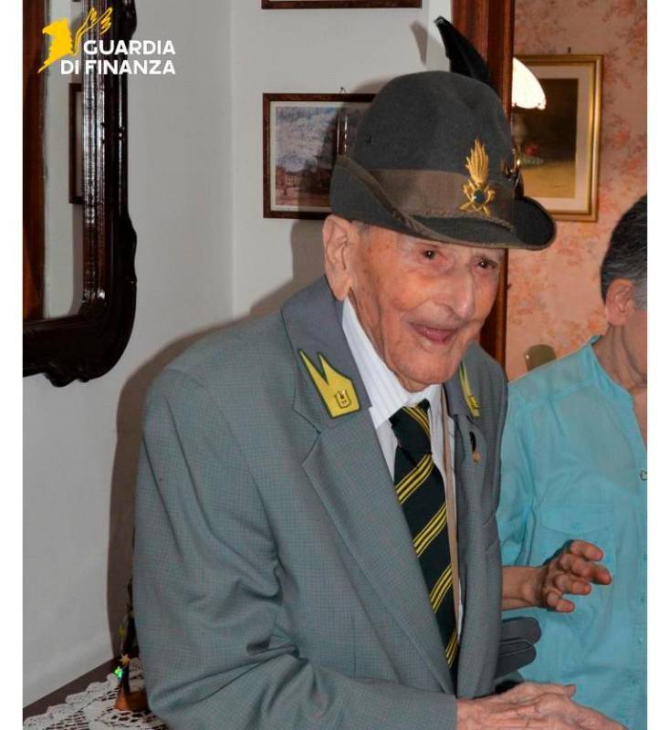 Forlì, addio a Giovanni Cimatti, il simbolo della Guardia di Finanza aveva 108 anni: “Straordinario servitore dello Stato”