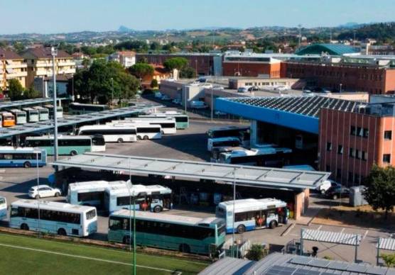 Il deposito dei bus in via Spinelli