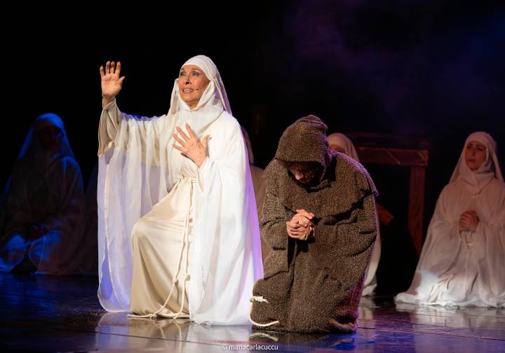 Rimini, “Chiara di Dio”: il musical di Carlo Tedeschi debutta in Romagna