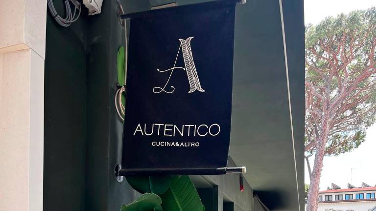 Il locale “Autentico” in viale Ceccarini