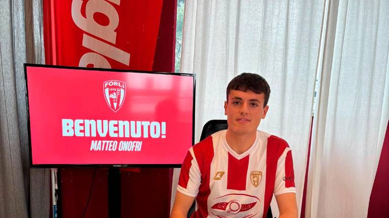 Un’immagine di Matteo Onofri nella sede del Forlì (foto FORLI’ CALCIO)