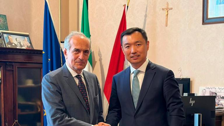 Il sindaco di Forlì Gian Luca Zattini con il nuovo presidente del gruppo Ferretti Tonny Tan ricevuto a fine maggio