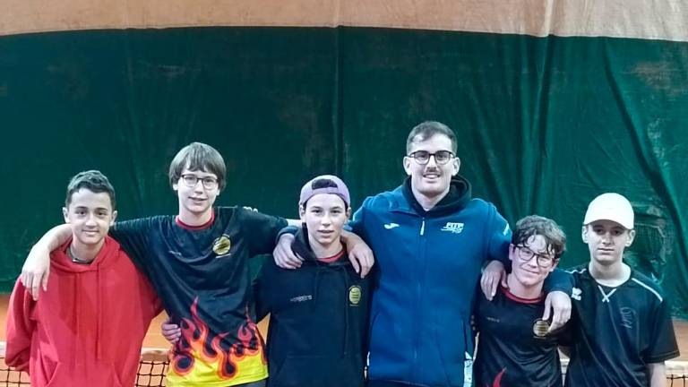 La squadra del Circolo Suzanne Lenglen A di Fusignano impegnata nel trofeo Bellenghi