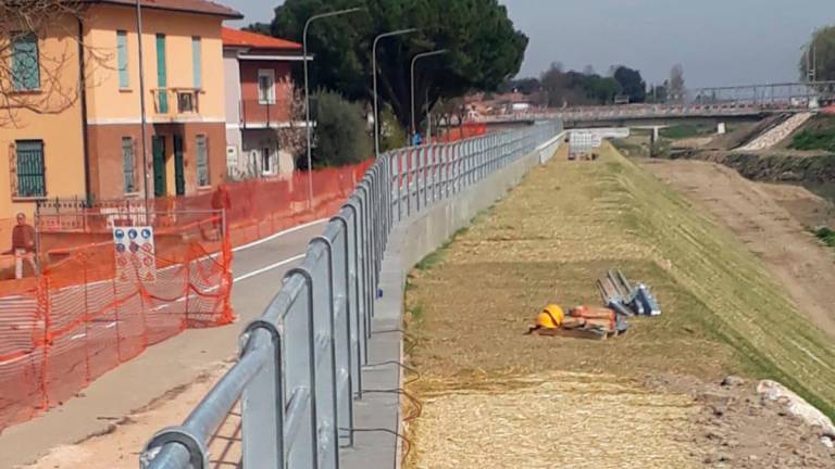 Faenza, muro sull’argine in via Renaccio: lavori in fase di ultimazione
