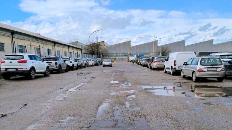 Forlì, lavoratrice investita nel parcheggio, sciopero alla Electrolux