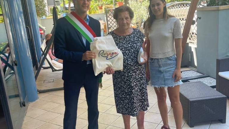 Rimini, turiste premiate per la loro fedeltà