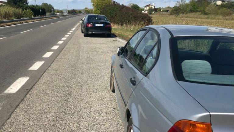 A Cesenatico anziano in auto contromano sull'Adriatica