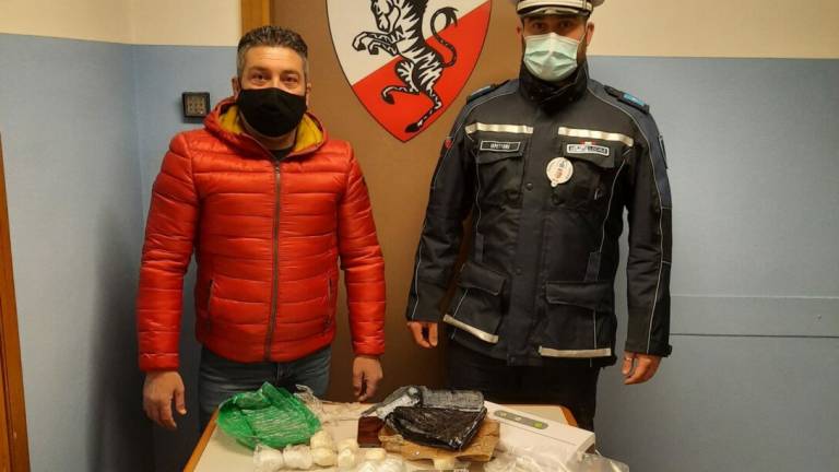 Rimini, arrestato in hotel con tre etti di cocaina