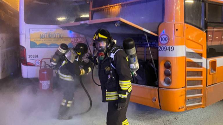 Forlì, principio di incendio in un bus: i Vigili del Fuoco evitano il peggio - Gallery