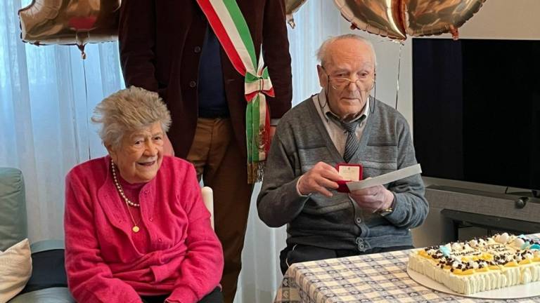 Rimini, una storia d'amore lunga 76 anni e un secolo di vita: Aldo merita una medaglia