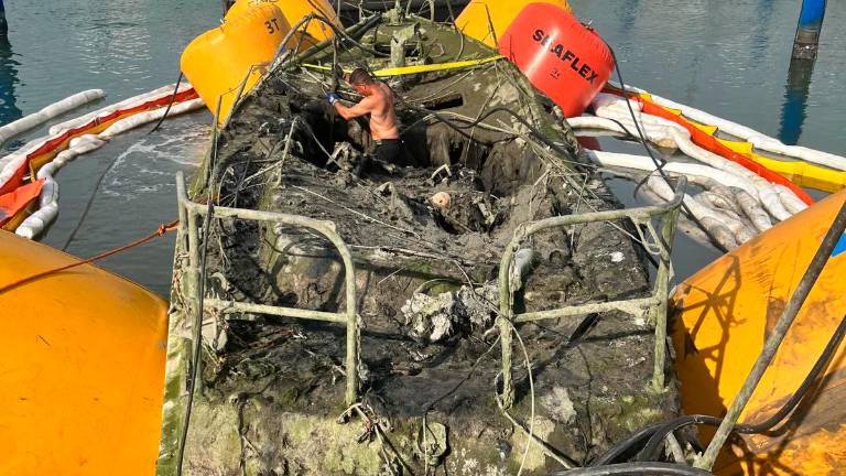 Recuperate tutte e quattro le barche affondate dopo il rogo al porto di Cervia