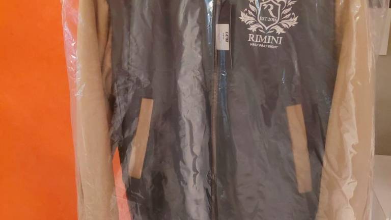 Alcune giacche di abbigliamento presenti in sede
