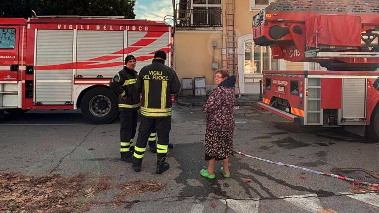 Ravenna. Fiamme e paura in un appartamento, un intossicato