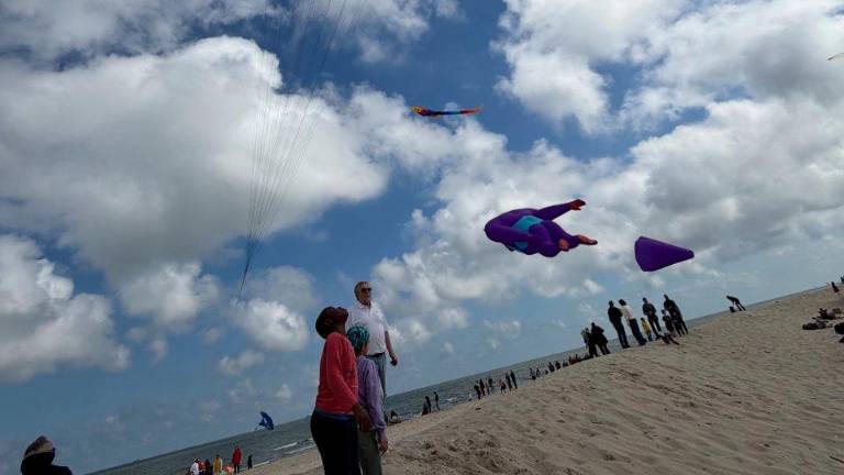 Capitale del Mare, la festa è entrata nel vivo tra aquiloni e musica