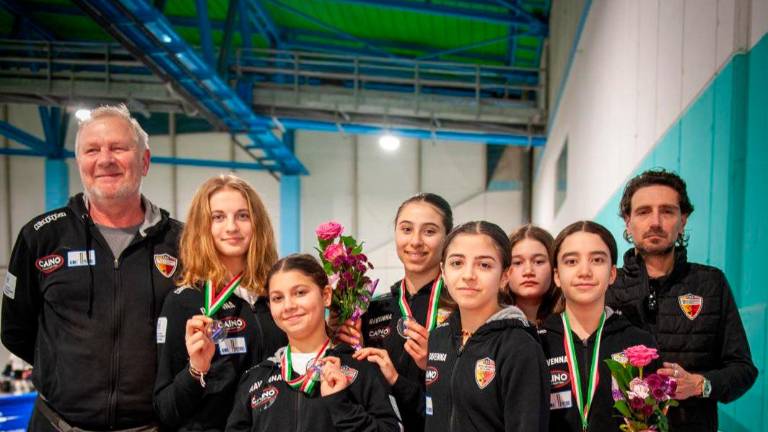 In alto le Bambine (classe 2014 e 2015) del Cs Forlivese campionesse d’ItaliaIn basso le Ragazze (classe 2012 e 2013) del Circolo Ravennate arrivate terze