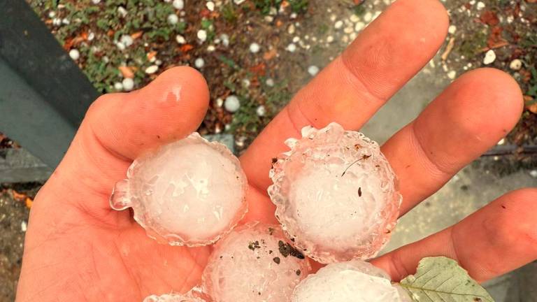 Violenta grandinata, gravi danni tra Rimini e Cesena