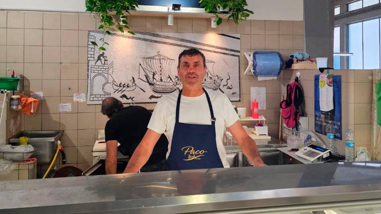 Rimini. Mercato coperto, assalto al pesce fresco: «Una fila continua per tutta la mattinata»