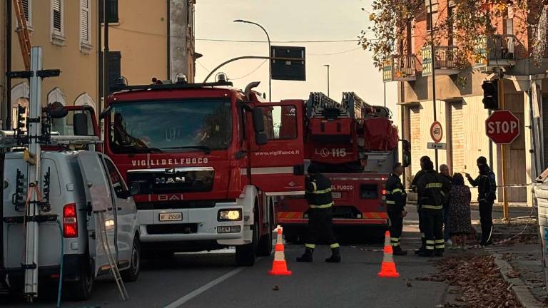 Ravenna. Fiamme e paura in un appartamento, un intossicato