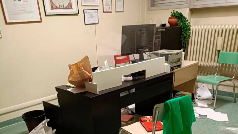 Uno studio medico visitato dai ladri