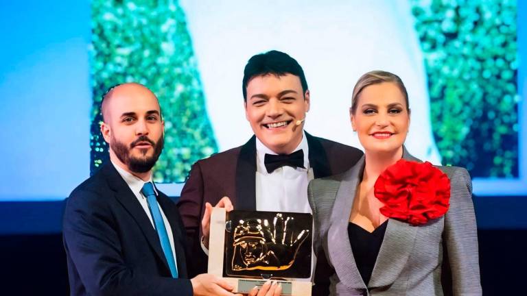 Simona Ventura premiata da Alan Gasperoni