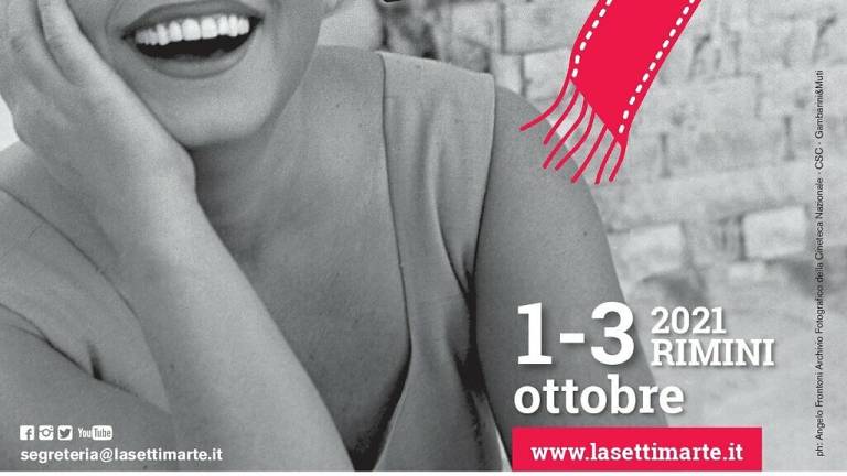 Giulietta Masina sorride al festival dedicato alla Settima arte