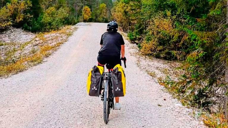 Viaggio di nozze con 550 chilometri in bici per due neo sposi di Cesena