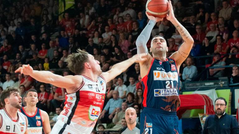 Davide Denegri e Pietro Aradori, le due facce del derby di domenica morosetti