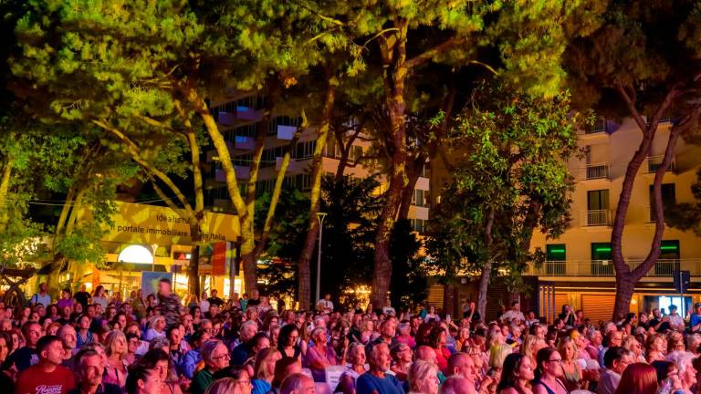 Riccione applaude Riccardo Scamarcio a “Ciné in città” / LA GALLERIA FOTOGRAFICA