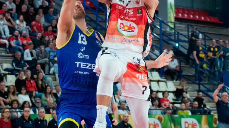 Giovanni Tomassini capitano di una Dole al momento fuori dai play-off