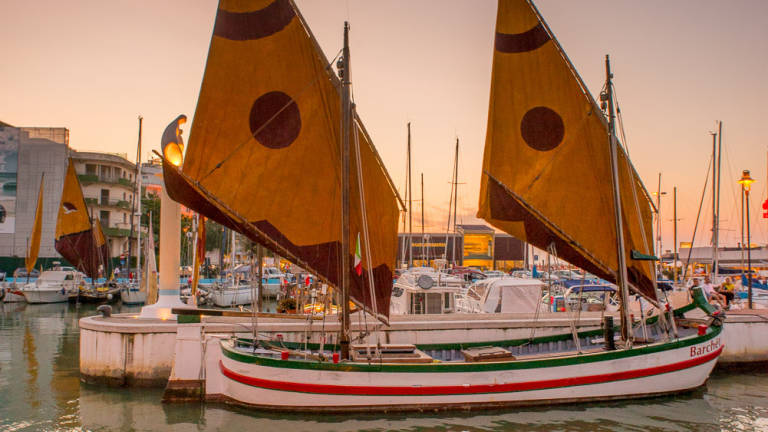 La barca storica Saviolina da Riccione a Trieste per la Barcolana
