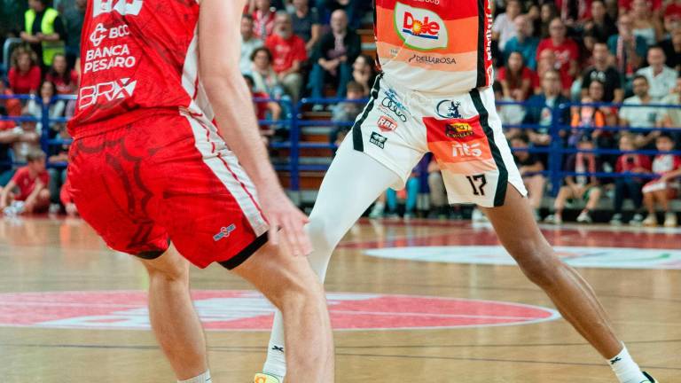 Rientra in campo Mark Ogden qui contro Miniotas all’andata