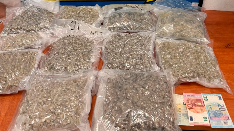 Rimini, in auto aveva quasi 6 chili di marijuana e viene arrestato