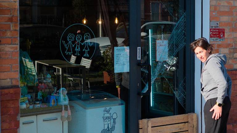 Ravenna, nuova spaccata a Raflò delle sorelle Liverani: “Città che non permette più di fare impresa”