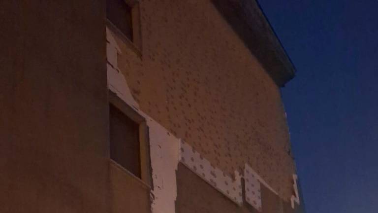 Maltempo nel cesenate: condominio “sbucciato” dal forte vento FOTOGALLERY