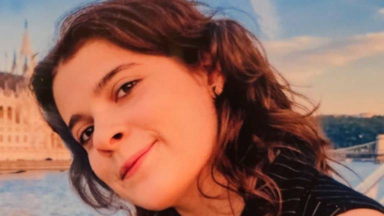 Riccione, l’ultimo saluto a Chiara: “Era fuoco, vita, energia pura”