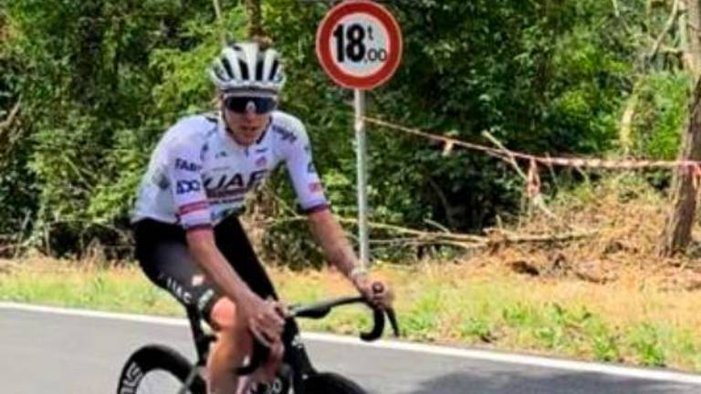 Tour de France, Pogacar in Romagna prova il Barbotto e il Carnaio e saluta i tifosi: “Viva la Romagna” VIDEO