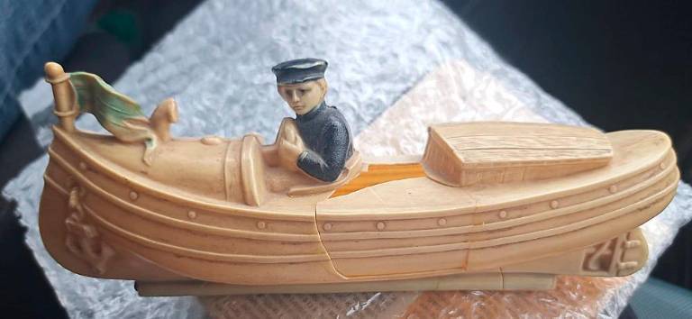 Cesena, dalla barchetta giocattolo in celluloide alla scultura di Michael Jordan: i tesori di “C’era una volta”