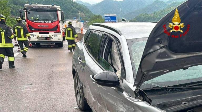 Bagno di Romagna, incidente in E45: due persone incastrate nell’auto liberate dai Vigili del Fuoco