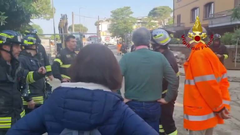 Forlì, voragine in una palazzina: evacuati nella notte 12 appartamenti VIDEO