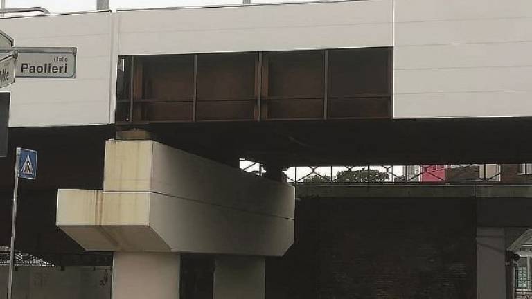 Riccione, pezzi caduti dal ponte Trc, oggi cambio viabilità per i lavori