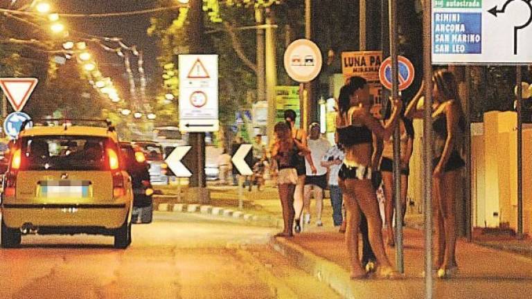 Rimini, prostituzione in strada: 68 verbali