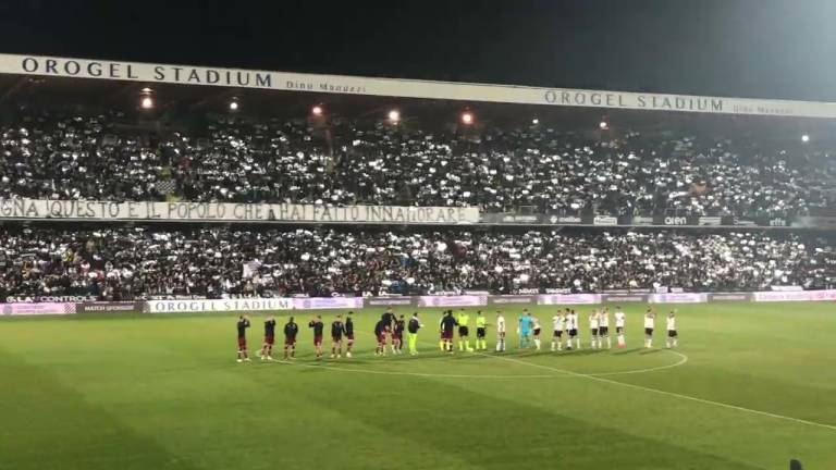 Calcio C, Cesena-Reggiana: muro di folla da record, coro Romagna capitale da brividi e nessun incidente VIDEO