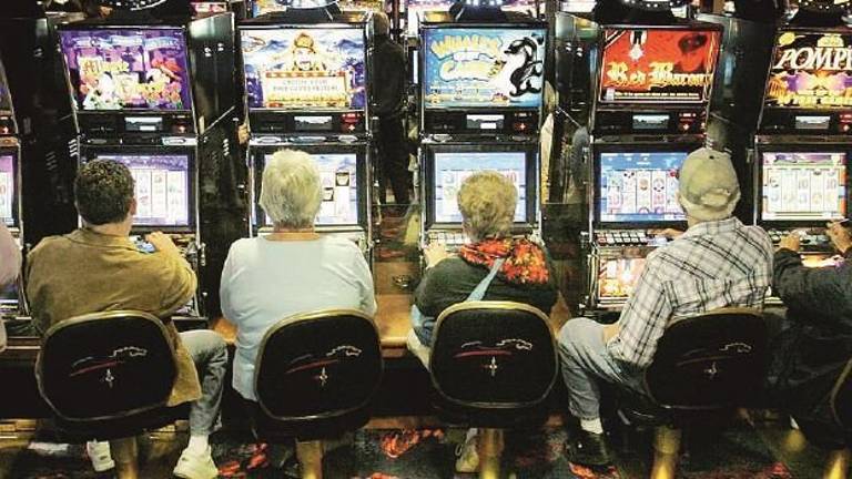 Sale giochi, slot e videolottery; solo 31 luoghi su 175 sono in regola