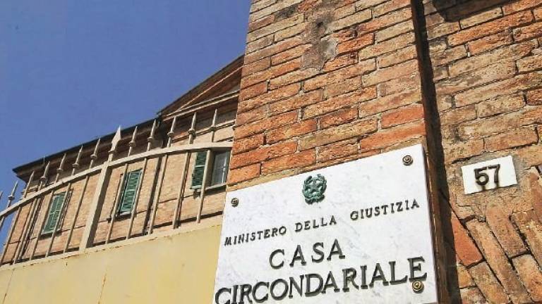 Ravenna, detenuto ferisce tre agenti dopo aggressione in carcere